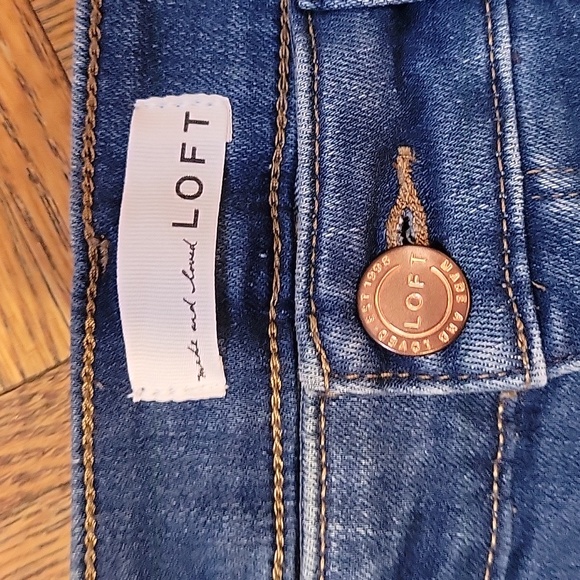 LOFT Curvy High Waist Flare Crop Denim Jeans With Raw Hem Size 29 - Picture 2 of 13